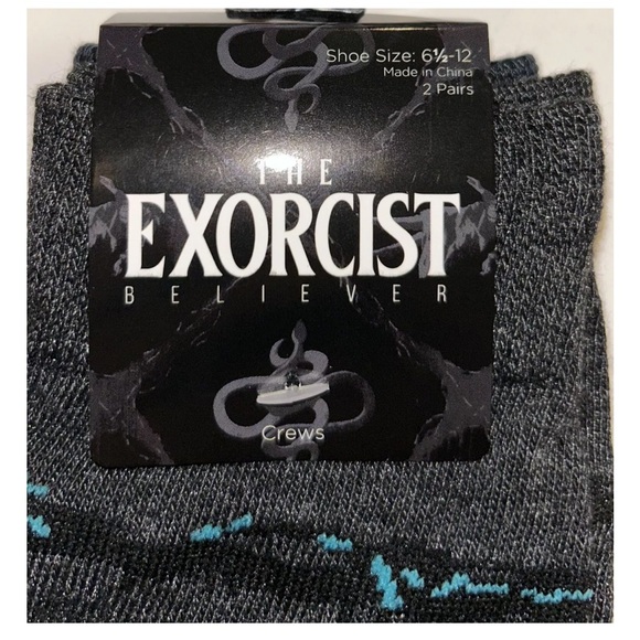The Exorcist Believer Crew Socks 2 Pair Men's 6.5-12 Gray Blue Horror Movie NEW! - Picture 3 of 10